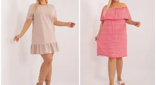 Dwie modelki prezentują sukienki plus size na co dzień: beżową z falbanką i czerwoną w paski.